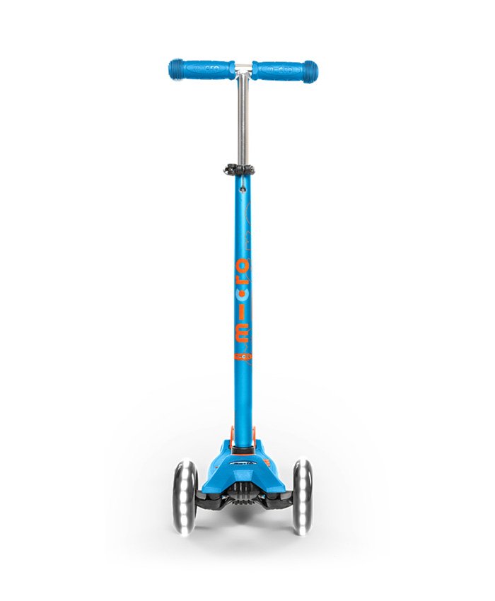 micro-maxi-deluxe-scooter-caribbean-blue-led-2.jpg